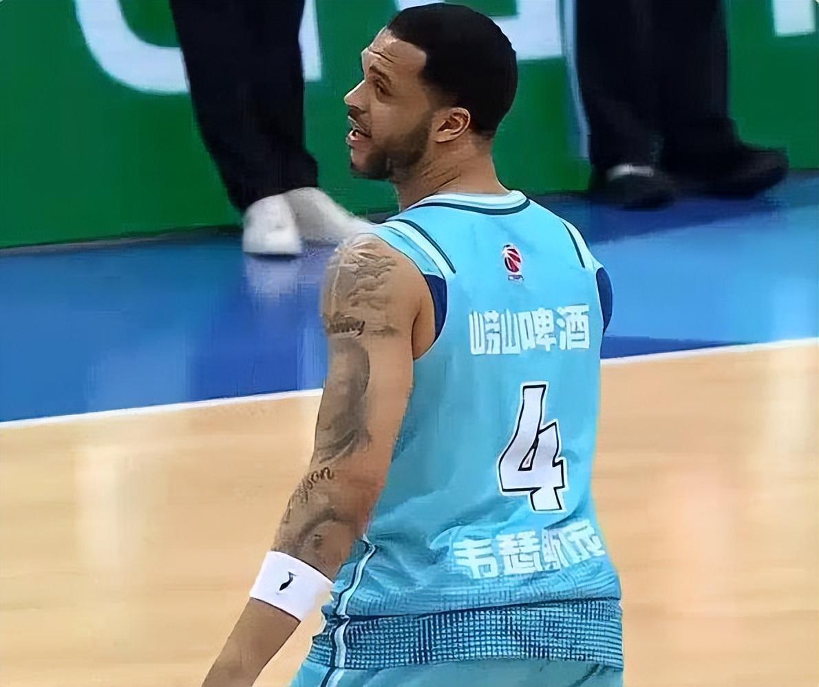 青岛对阵上海，刘维伟做出明智之举，超级外援在比赛中证明了自己