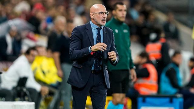 开云在哪里开户-德拉富恩特：10人打出完美比赛 我为球队感到自豪