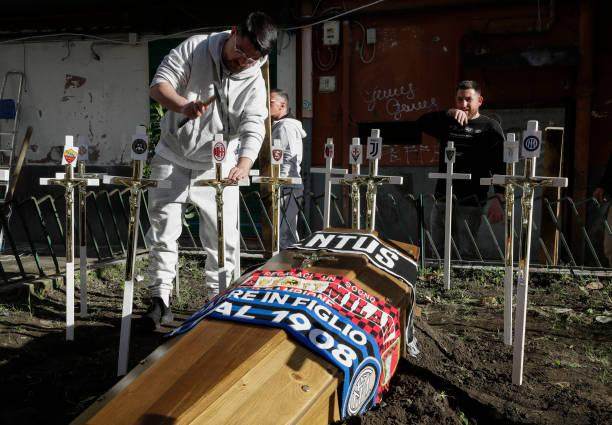 Kaiyun 平台-【现场】夺冠庆典变闹剧，那不勒斯的庆祝才刚开始！