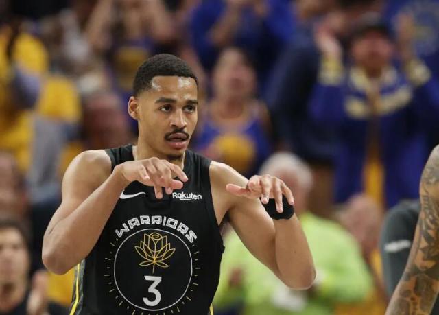 Kaiyun 平台-普尔投丢关键球引热议 变勇士罪人？库里汤神力挺