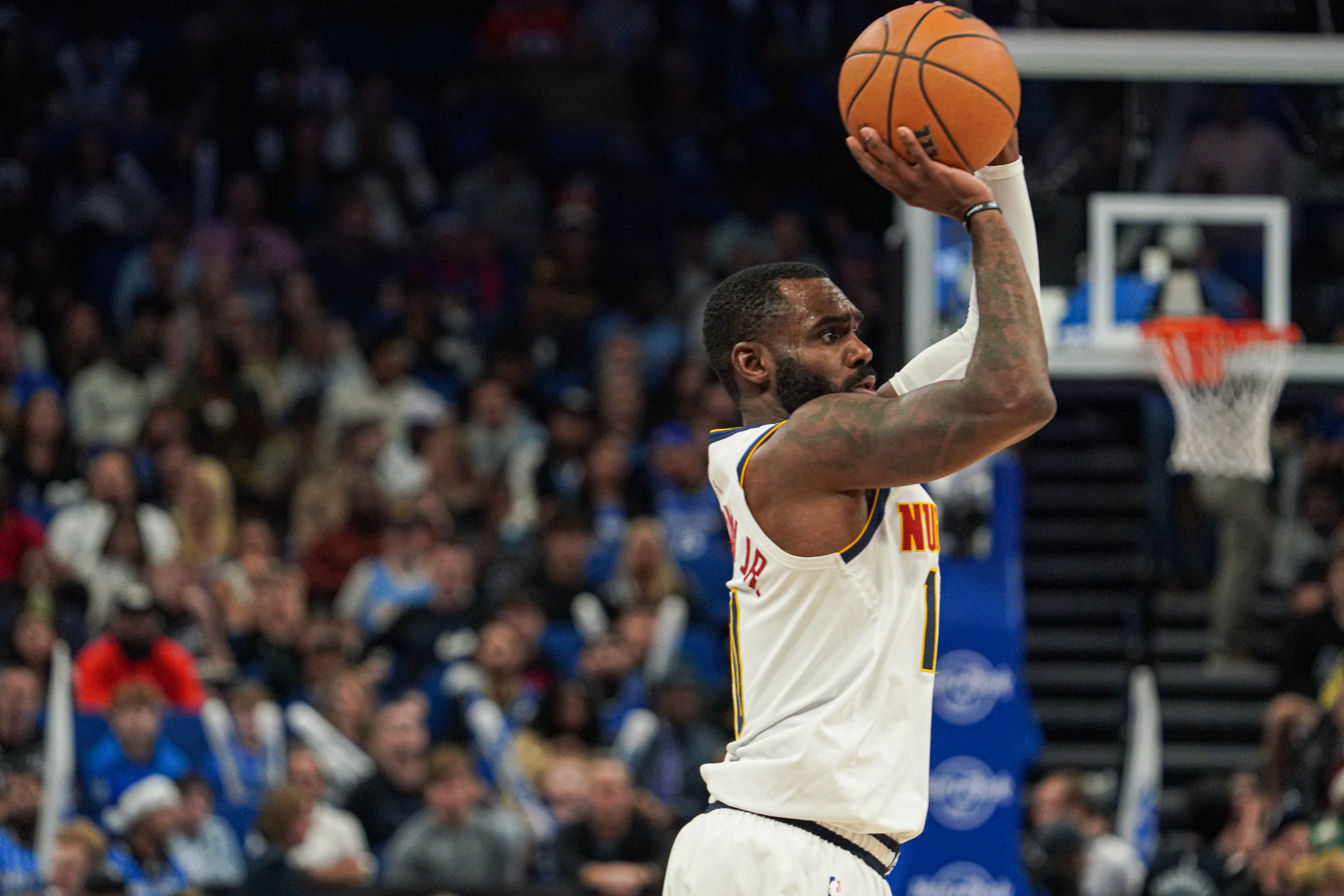 Kaiyun 平台-下半场拿到15分！小哈达威14中5拿到17分4板2助