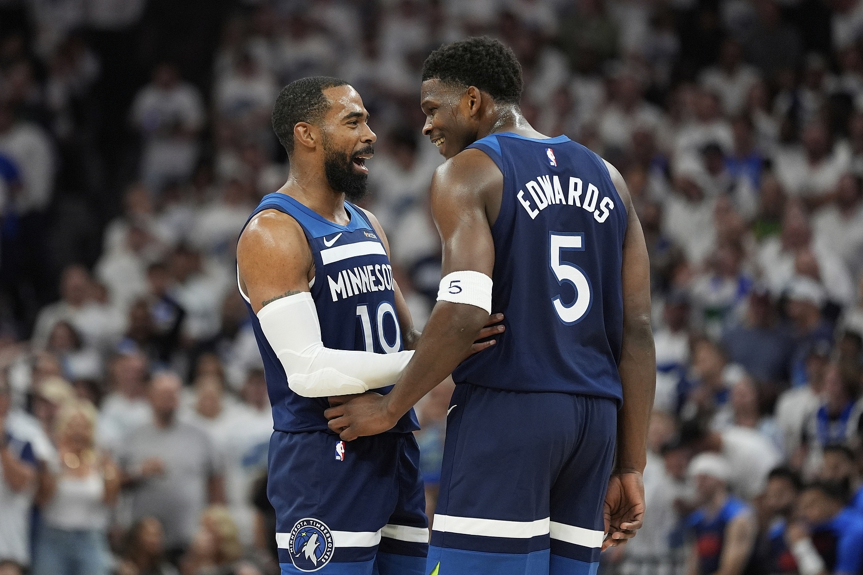 爱德华兹：听说康利还能回来&amp;我真的希望这能发生 我们想要他回来